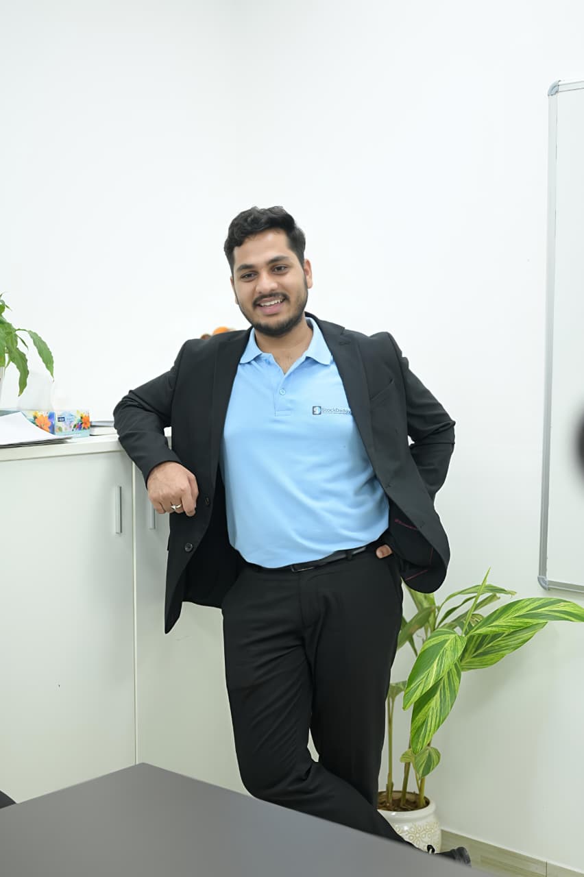 Alok interacting with founders at the office